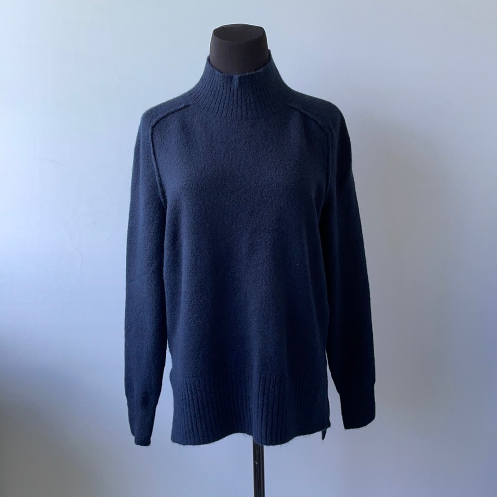 Loft sweater 🦋Navy🦋